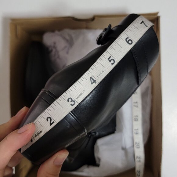 Clarks Emily2 Belle Ankle Boots Womens 10 Black Classic Chic MInimalist Comfort - Picture 6 of 6